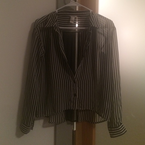 H&M women's blouse