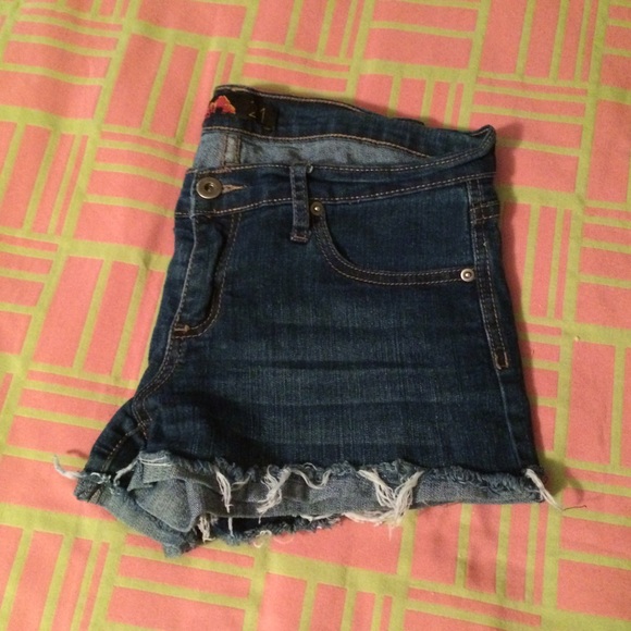 F21 dark wash denim shorts