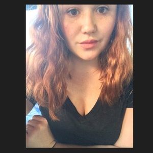 Meet your Posher, Caitlin