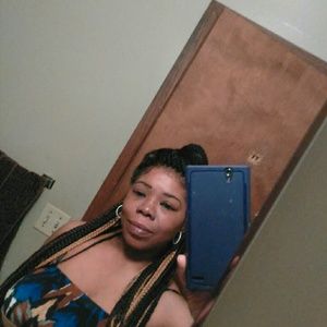 Meet your Posher, Elishia