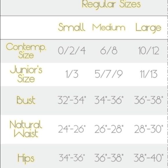 ๐CLEARANCE๐Red Bodycon Dress w/ Side Hole Detail - Picture 4 of 4