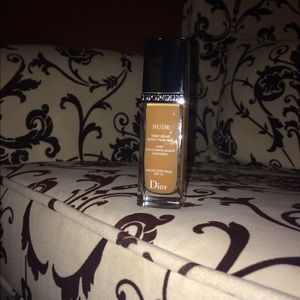 Dior Diorskin Nude Skin-Glowing Makeup SPF 15