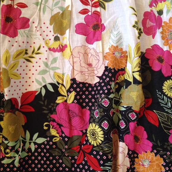 Black & Floral Strapless Dress - Picture 3 of 3