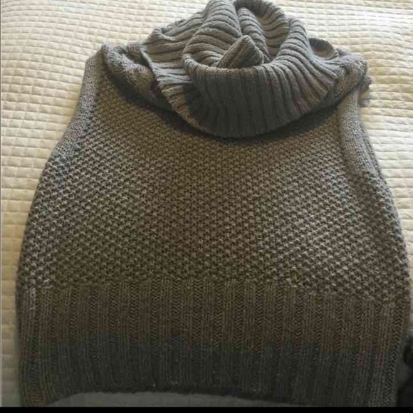 Hinge sweater