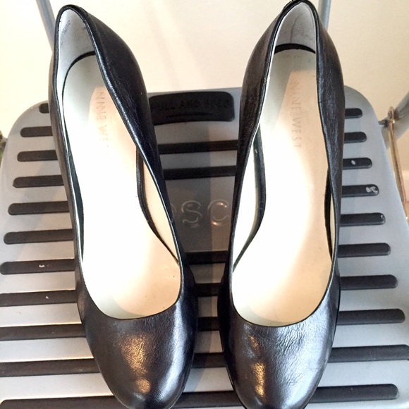 Nine West Shoes - NEW Nine West black classic pumps Nine West Shoes - NEW Nine West black classic pumps