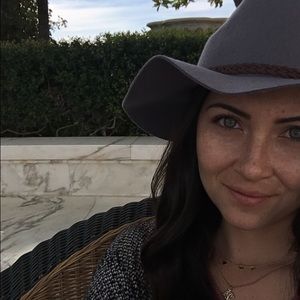 Meet your Posher, Dana