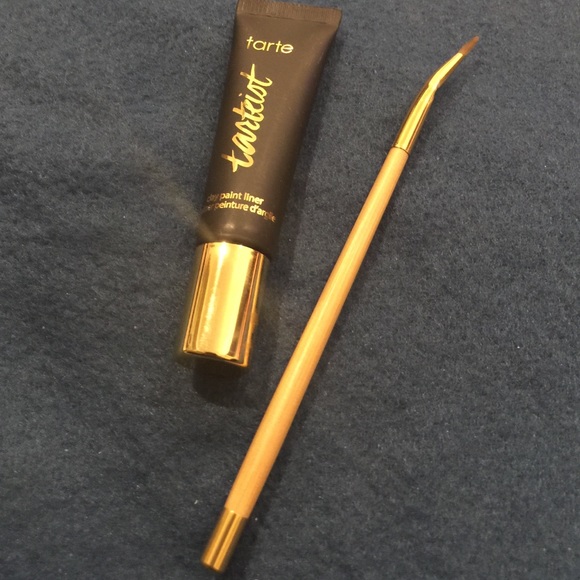 Tarteist clay paint liner black