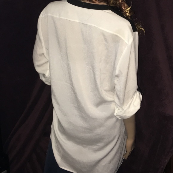 SOLD!! Adorable Calvin Klein business casual top - Picture 4 of 4