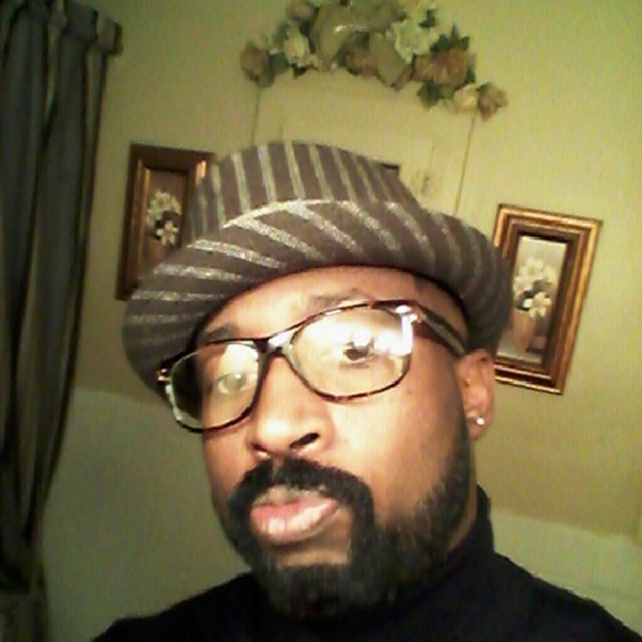 Meet your Posher, Kareem - Picture 2 of 7