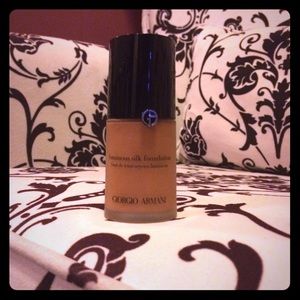 Giorgio Armani Luminous Silk Foundation, #8.5