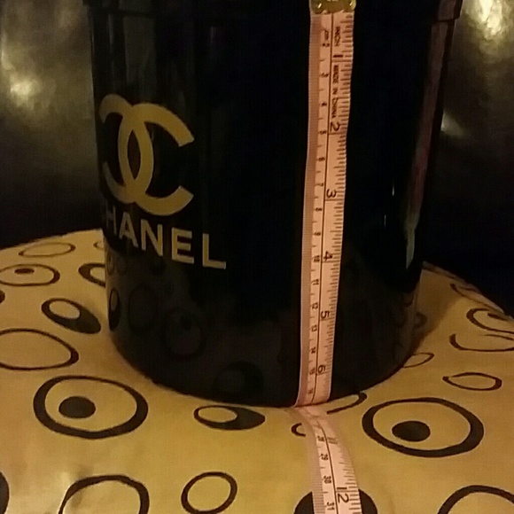 Vase - Picture 2 of 4