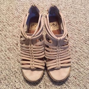 Dv dolce vita neutral espadrille wedge size 7.5