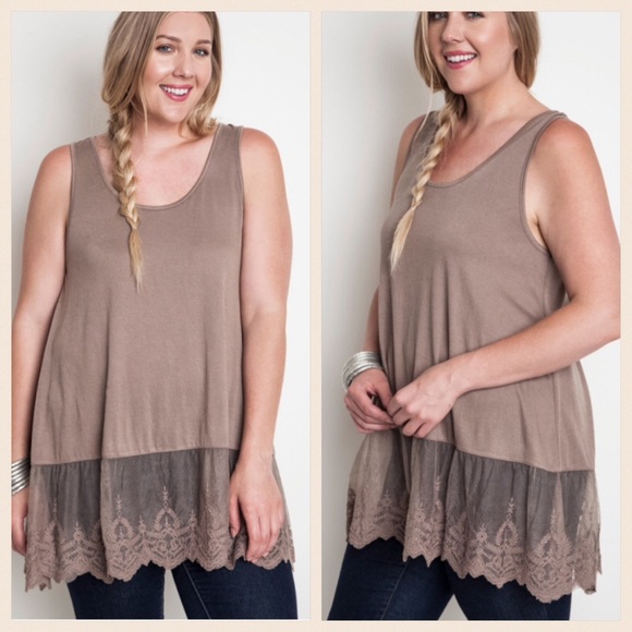 β SOLD BUNDLEDβ Lace Detail Tank - Picture 3 of 3