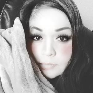 Meet your Posher, Claudia