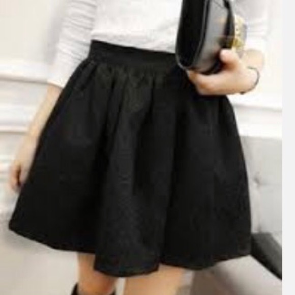 Dresses & Skirts - CLEARANCE ♦️New! Gorgeous Black High Waisted Skirt