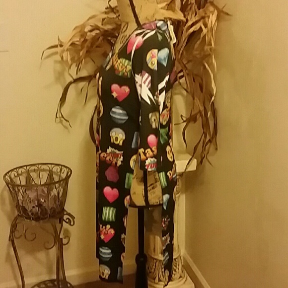 🍬🍭🍫SOLD🚫 CANDY CRUSH Emoji shirt!!!🍬🍭🍫 - Picture 2 of 3