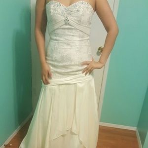 White wedding/prom dress