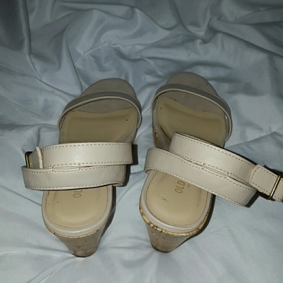 SAndal - Picture 3 of 3
