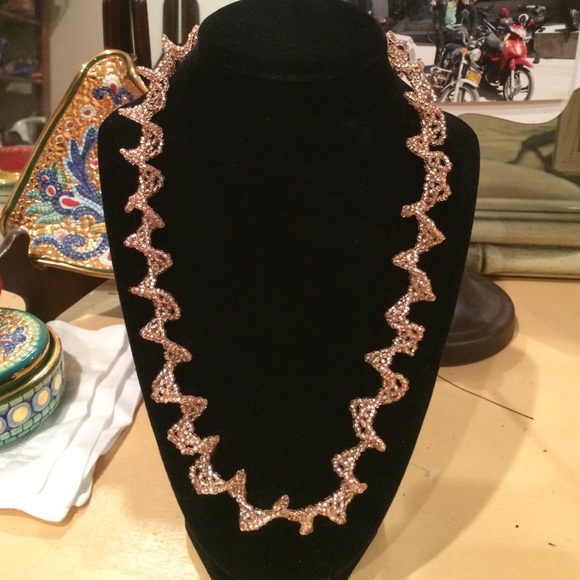 Jewelry - Twisted beaded necklace