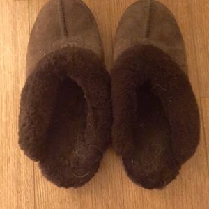 Like new Ugg indoor/outdoor slippers.