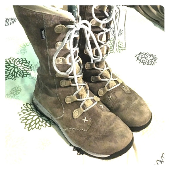 Womens Teva winter insulated boots