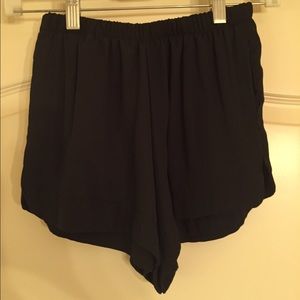 Black Brandy Melville shorts