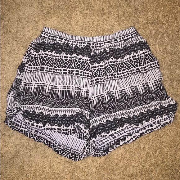 Aztec printed flowy shorts