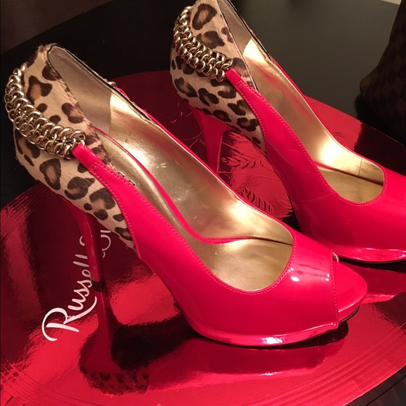 Gorgeous high heel peep toe pump by guess