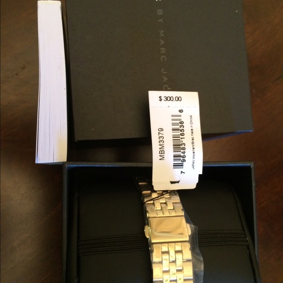 Fergus Chronograph Silver Dial Gold-tone main image 4