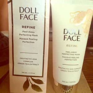 DOLL FACE peel-away Mask