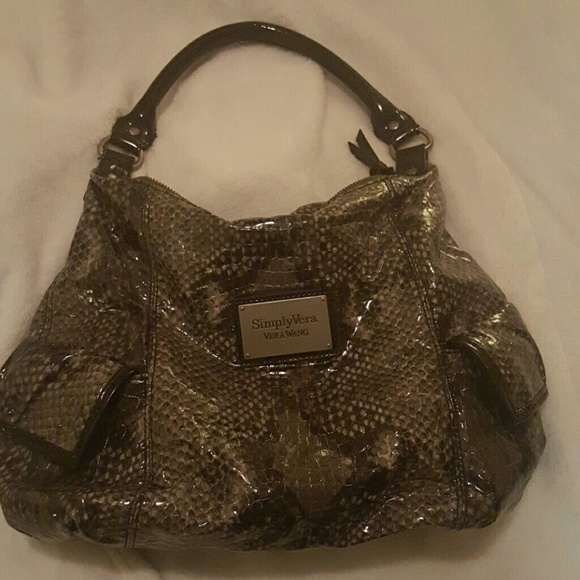 Handbags - Picture 2 of 4