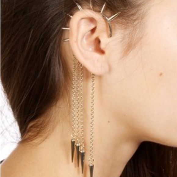 Boutique Jewelry - 🎉LAST ONE🎉 Gold Chains & Spikes Single Ear Cuff