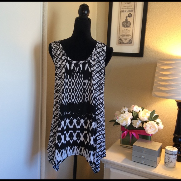 Karen Kane Urban Jungle Tribal Tunic  🎀 - Picture 2 of 5