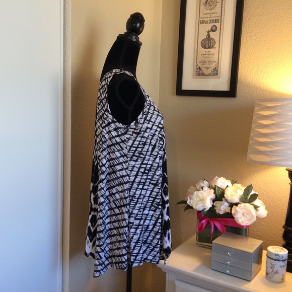 Karen Kane Urban Jungle Tribal Tunic  🎀 - Picture 3 of 5