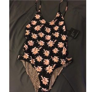SOLD / Acacia BNWT Florence Aloha XL