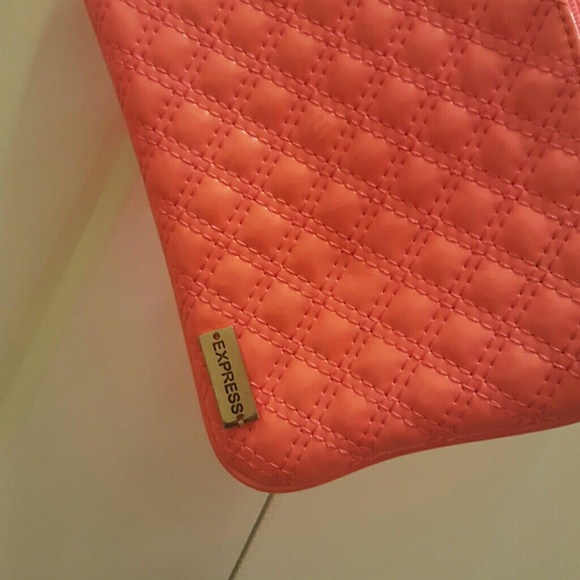 Wristlet - Picture 2 of 4