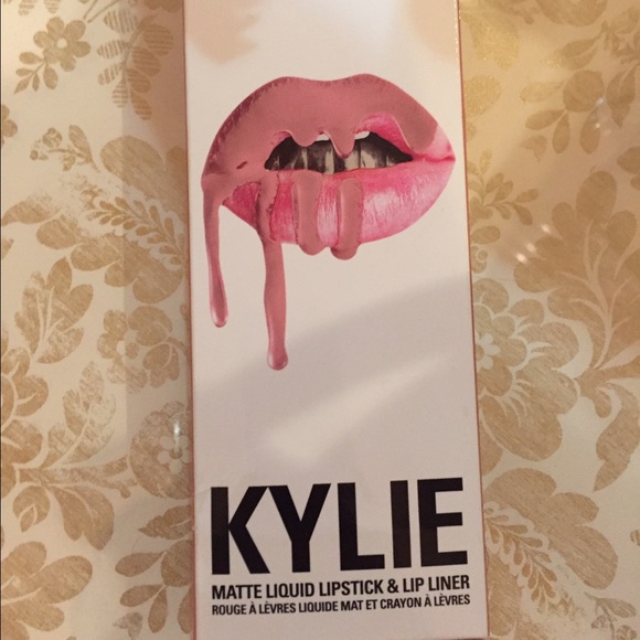 Kylie Lip Kit Liquid Lipstick and Liner in Koko K