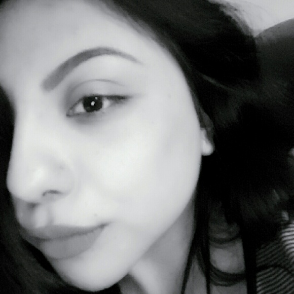 Meet your Posher, Vanessa - Picture 1 of 1