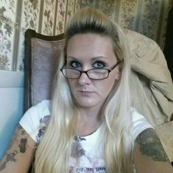 Meet your Posher, Jo, suggested user and pa! - Picture 2 of 6
