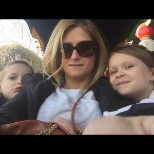 Meet your Posher, Lisa