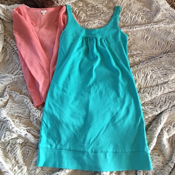 Very cute New York and company teal shift dress