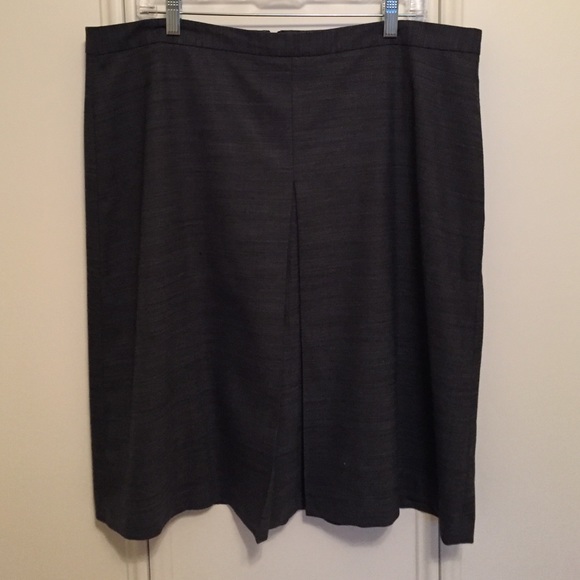 Gap skirt