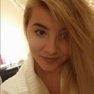 Meet your Posher, Simona