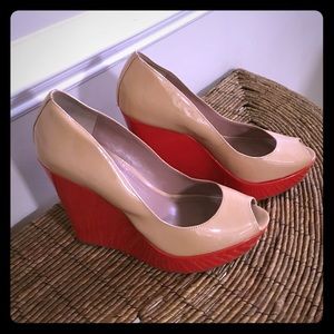 Vince Camuto orange and beige peep toe wedges
