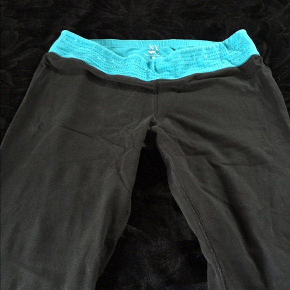 🌷COMFY WORKOUT/LOUNGE PANTS🌷 - Picture 3 of 3