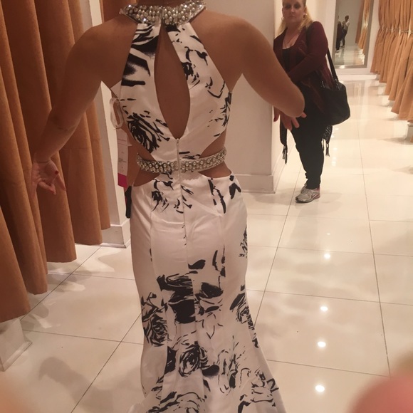 PROM DRESS!!! - Picture 3 of 4
