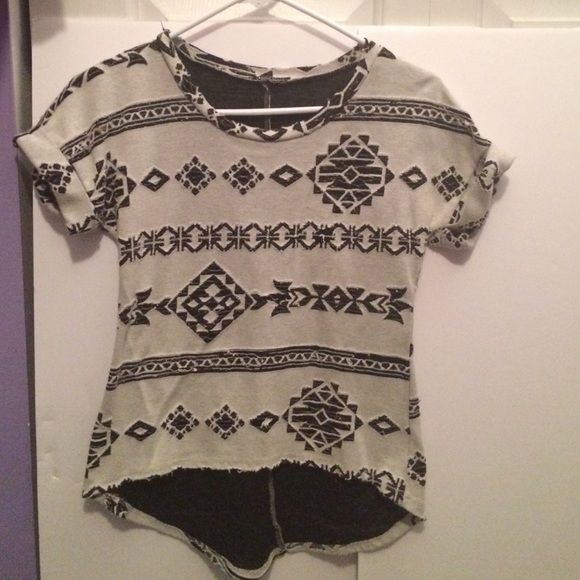 Tribal top