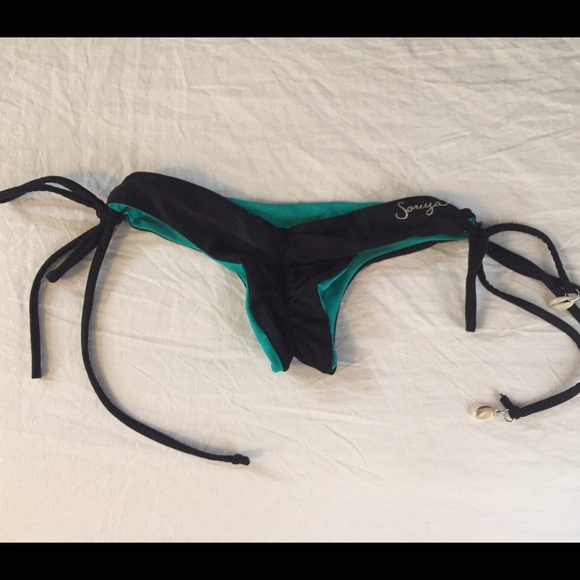 Soriya swim black kini!