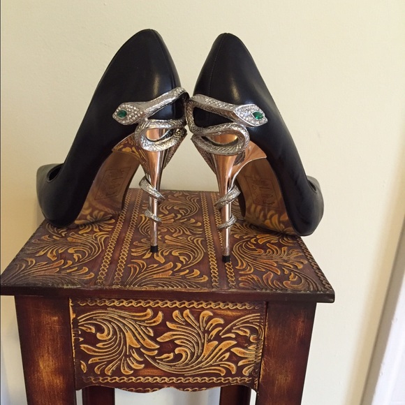 shoedazzle snake heels