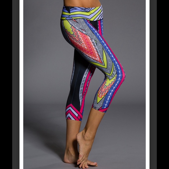 Onzie crop leggings, spring size s/m